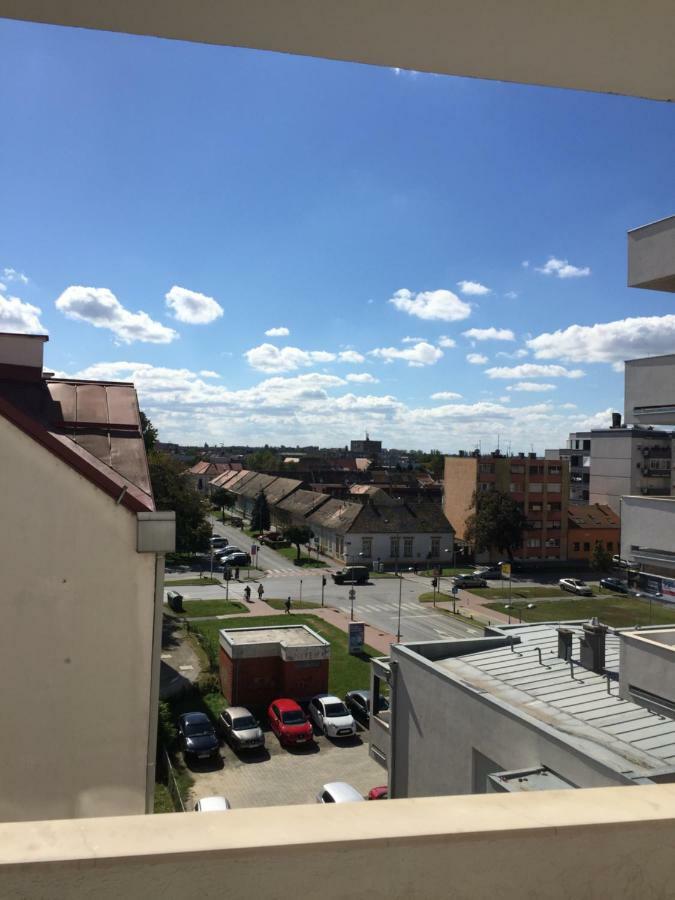 Studio apartman Lara *** Osijek Exterior foto